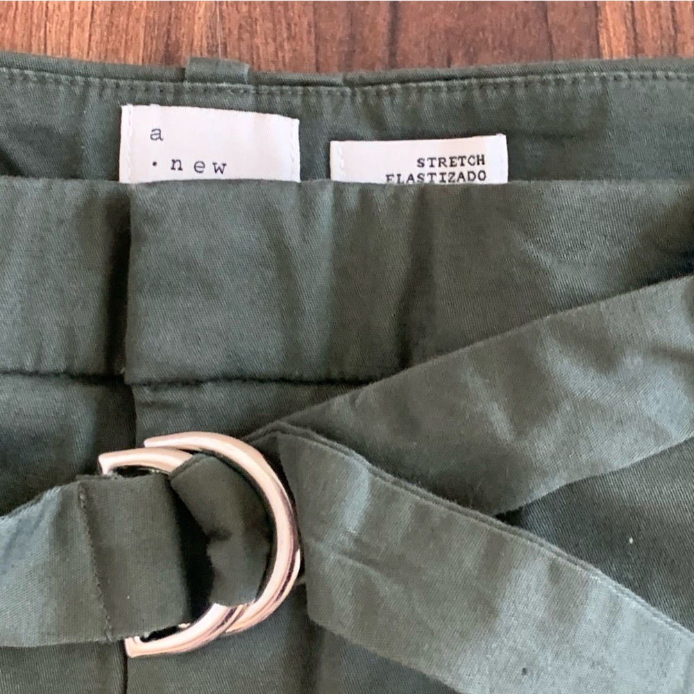 A NEW DAY Olive Green Shorts Chinos Size 14 High-Rise Belted 3-Inch Inseam - Picture 2 of 9